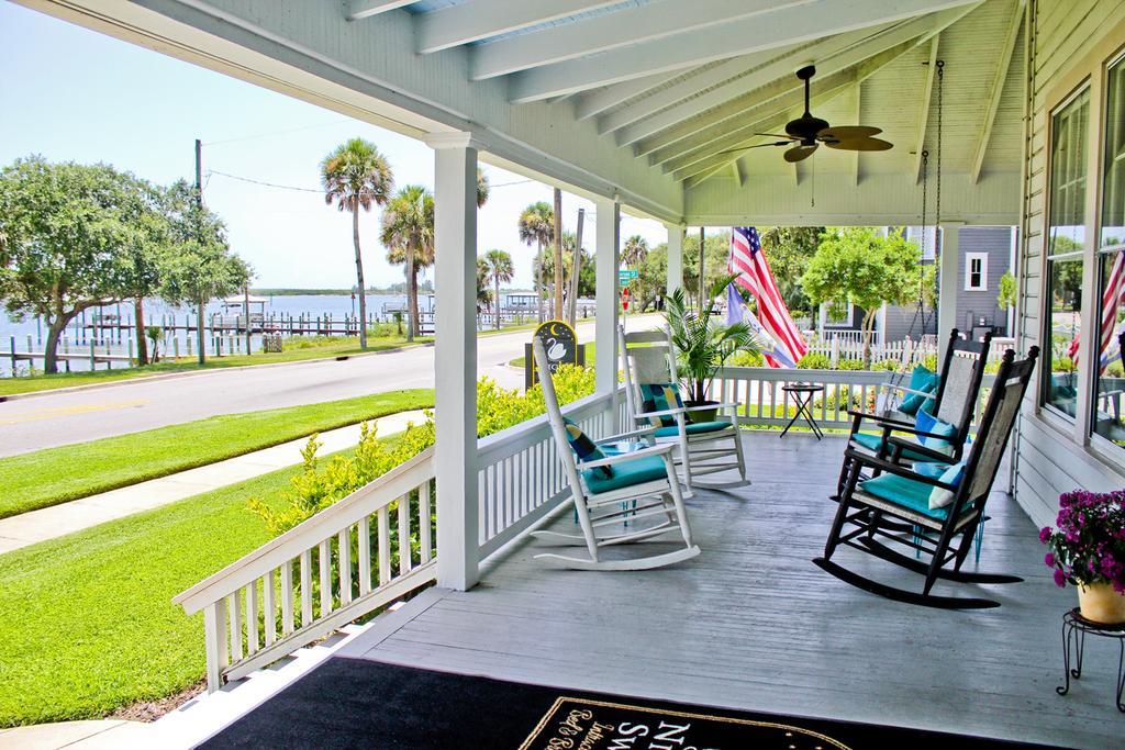 Night Swan Intracoastal Bed & Breakfast New Smyrna Beach Ngoại thất bức ảnh