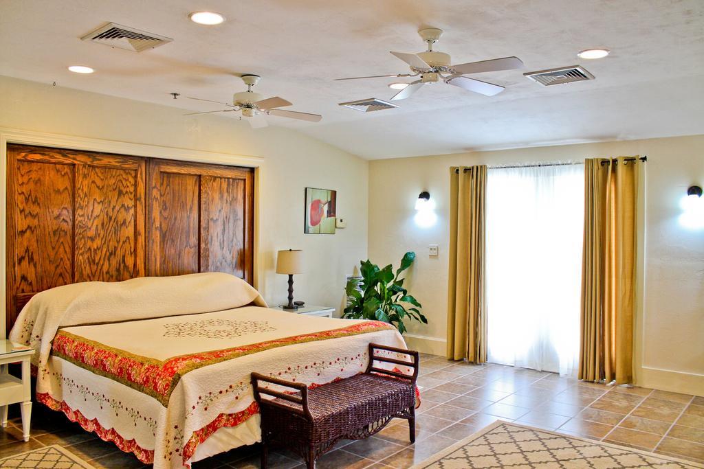 Night Swan Intracoastal Bed & Breakfast New Smyrna Beach Ngoại thất bức ảnh