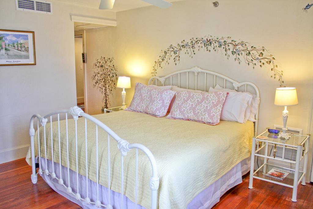 Night Swan Intracoastal Bed & Breakfast New Smyrna Beach Ngoại thất bức ảnh